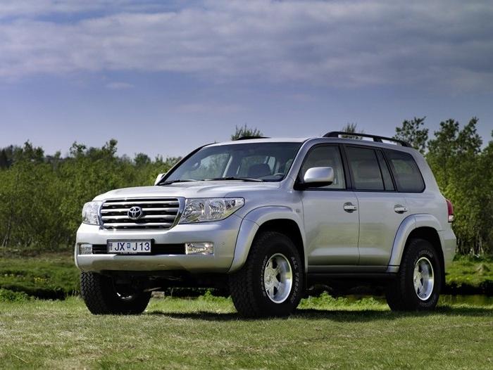 Yeni SUV'lar Toyota Land Cruiser 200 - efsanenin devamı