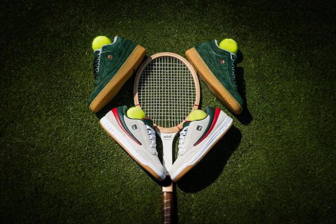 Tenis için iyi spor ayakkabıları seçmek için ne yapmalıyım?