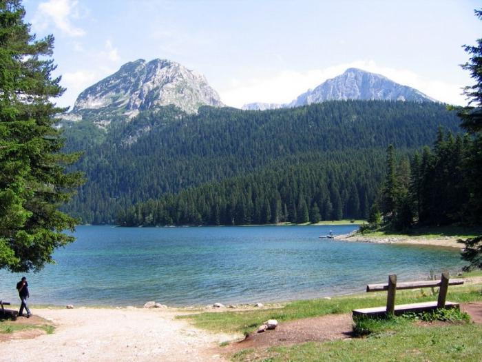 Karadağ'da daha iyi dinlenmek için nerede en popüler tatil beldeleri