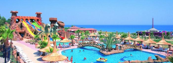 Kıbrıs'ta çocuklu aileler için tatil köyleri