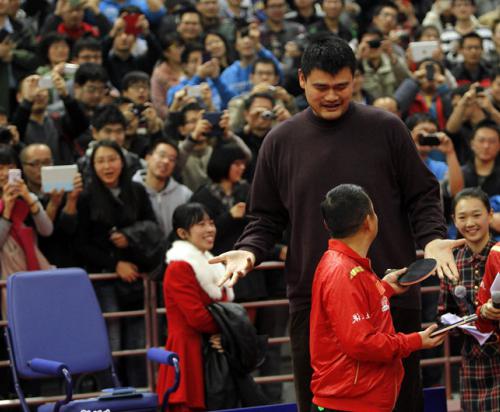 Dünyadaki en yüksek basketbolcu kim? Büyüme ve sporcuların fotoğrafları